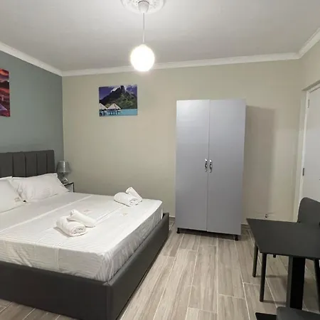 Hotel Aaron