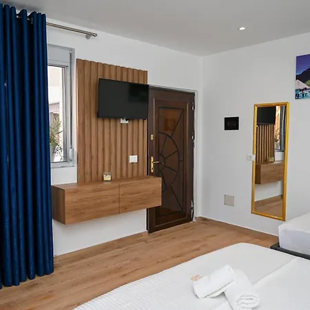 Hotel Aaron
