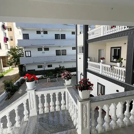 Aaron Hotel