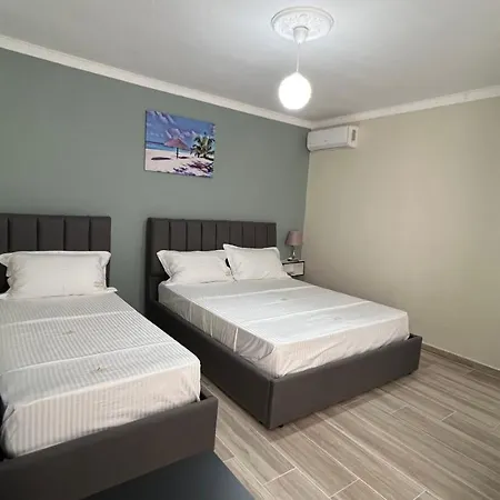 Hotel Aaron *