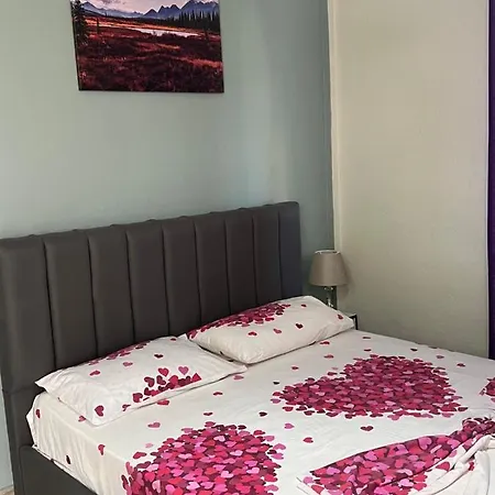 Hotel Aaron *