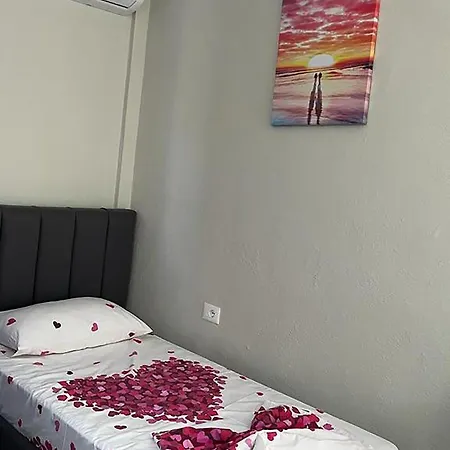 Aaron Hotel Durres