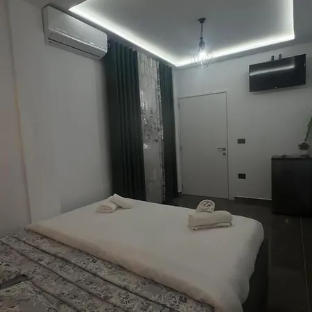 Hotel Aaron *
