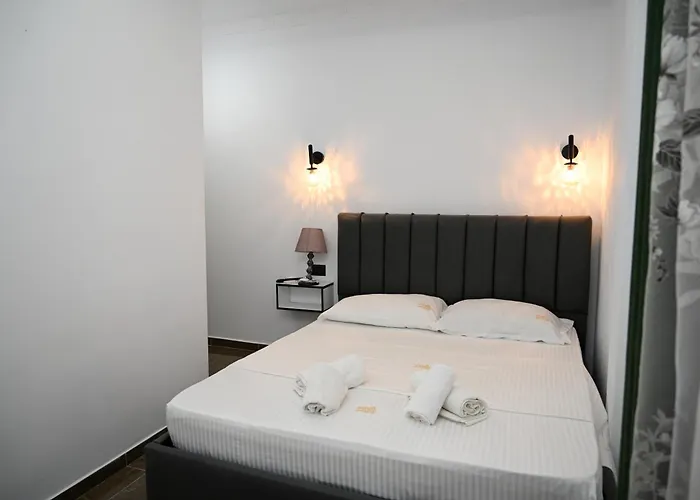 Aaron * Дуррес