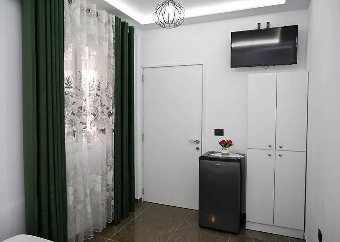 Отель Aaron Дуррес