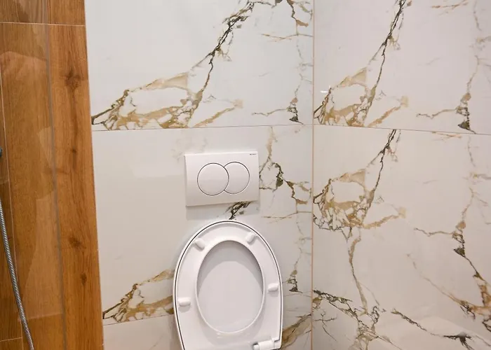 Отель Aaron Дуррес