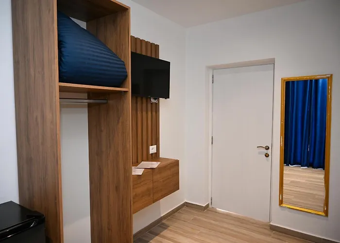 Aaron Отель Дуррес