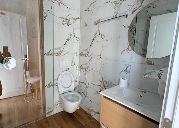 Aaron * Дуррес